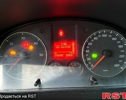 Бежевий Фольксваген Туран, об'ємом двигуна 2 л та пробігом 270 тис. км за 6900 $, фото 9 на Automoto.ua