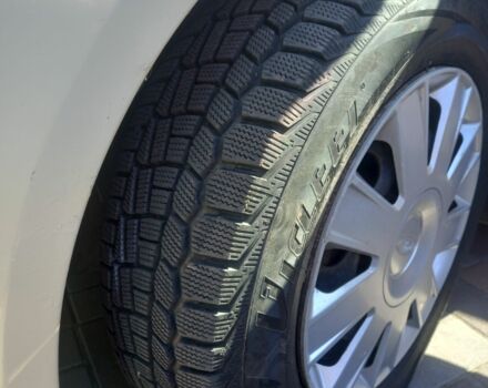 Бежевый Фольксваген Туран, объемом двигателя 2 л и пробегом 300 тыс. км за 3300 $, фото 1 на Automoto.ua