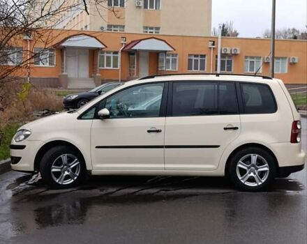 Бежевый Фольксваген Туран, объемом двигателя 1.39 л и пробегом 298 тыс. км за 8800 $, фото 3 на Automoto.ua