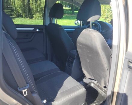 Бежевый Фольксваген Туран, объемом двигателя 1.6 л и пробегом 235 тыс. км за 9933 $, фото 9 на Automoto.ua