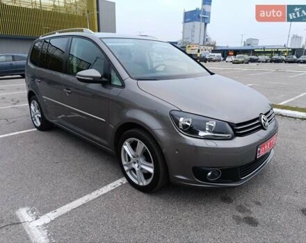 Бежевый Фольксваген Туран, объемом двигателя 1.39 л и пробегом 160 тыс. км за 12002 $, фото 1 на Automoto.ua