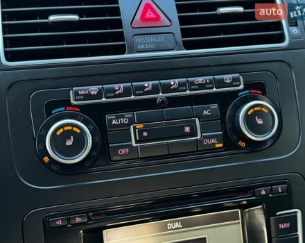 Бежевый Фольксваген Туран, объемом двигателя 1.6 л и пробегом 210 тыс. км за 9750 $, фото 109 на Automoto.ua