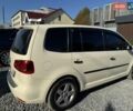 Бежевый Фольксваген Туран, объемом двигателя 1.6 л и пробегом 320 тыс. км за 8200 $, фото 1 на Automoto.ua