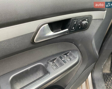 Бежевый Фольксваген Туран, объемом двигателя 1.39 л и пробегом 209 тыс. км за 7900 $, фото 8 на Automoto.ua