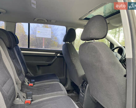 Бежевый Фольксваген Туран, объемом двигателя 1.39 л и пробегом 209 тыс. км за 7900 $, фото 14 на Automoto.ua