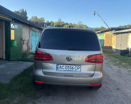 Бежевий Фольксваген Туран, об'ємом двигуна 1.6 л та пробігом 224 тис. км за 10000 $, фото 2 на Automoto.ua