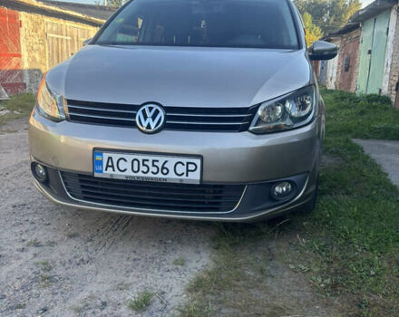 Бежевий Фольксваген Туран, об'ємом двигуна 1.6 л та пробігом 224 тис. км за 10000 $, фото 8 на Automoto.ua
