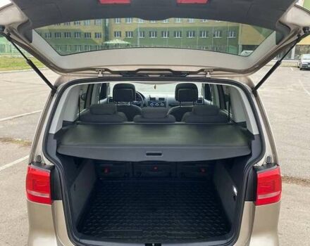 Бежевый Фольксваген Туран, объемом двигателя 1.97 л и пробегом 369 тыс. км за 11700 $, фото 20 на Automoto.ua