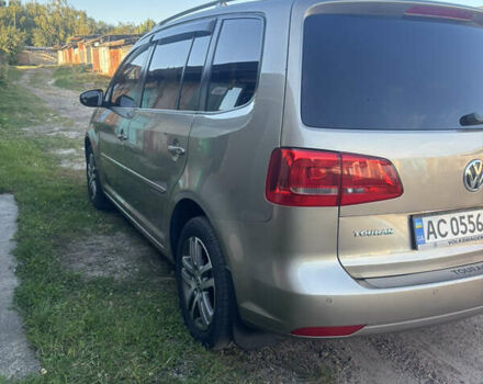Бежевий Фольксваген Туран, об'ємом двигуна 1.6 л та пробігом 224 тис. км за 10000 $, фото 1 на Automoto.ua