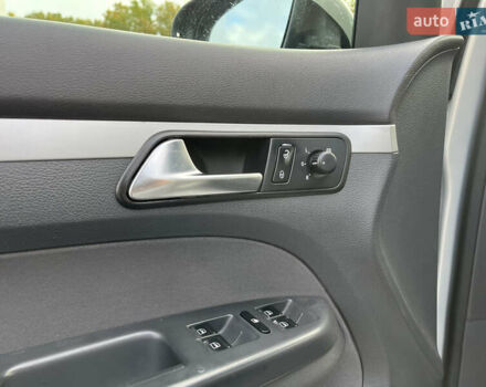 Бежевий Фольксваген Туран, об'ємом двигуна 1.4 л та пробігом 258 тис. км за 7400 $, фото 37 на Automoto.ua