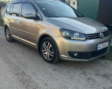Бежевий Фольксваген Туран, об'ємом двигуна 1.6 л та пробігом 224 тис. км за 10000 $, фото 3 на Automoto.ua