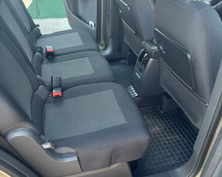 Бежевий Фольксваген Туран, об'ємом двигуна 1.6 л та пробігом 224 тис. км за 10000 $, фото 4 на Automoto.ua