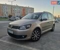 Бежевый Фольксваген Туран, объемом двигателя 1.4 л и пробегом 179 тыс. км за 9600 $, фото 1 на Automoto.ua