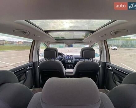 Бежевый Фольксваген Туран, объемом двигателя 1.97 л и пробегом 369 тыс. км за 11700 $, фото 18 на Automoto.ua