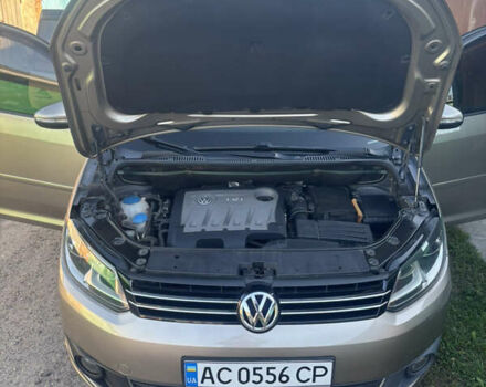Бежевий Фольксваген Туран, об'ємом двигуна 1.6 л та пробігом 224 тис. км за 10000 $, фото 10 на Automoto.ua