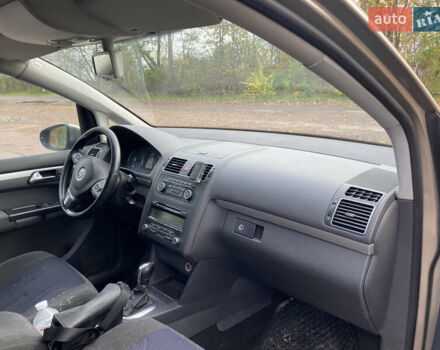 Бежевый Фольксваген Туран, объемом двигателя 1.39 л и пробегом 209 тыс. км за 7900 $, фото 15 на Automoto.ua