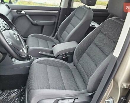 Бежевый Фольксваген Туран, объемом двигателя 2 л и пробегом 205 тыс. км за 12750 $, фото 73 на Automoto.ua