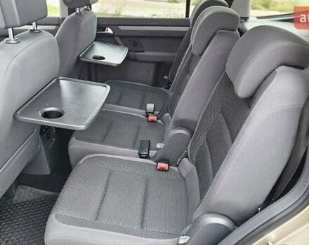 Бежевый Фольксваген Туран, объемом двигателя 2 л и пробегом 205 тыс. км за 12750 $, фото 48 на Automoto.ua