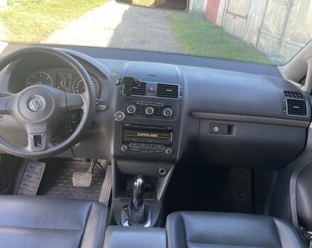 Бежевый Фольксваген Туран, объемом двигателя 1.97 л и пробегом 243 тыс. км за 9500 $, фото 43 на Automoto.ua