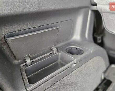 Бежевый Фольксваген Туран, объемом двигателя 2 л и пробегом 205 тыс. км за 12750 $, фото 42 на Automoto.ua