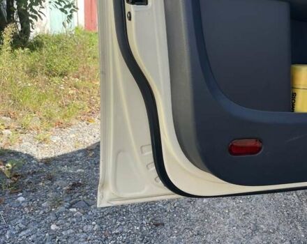 Бежевый Фольксваген Туран, объемом двигателя 1.97 л и пробегом 243 тыс. км за 9500 $, фото 48 на Automoto.ua