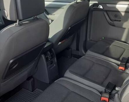 Бежевий Фольксваген Туран, об'ємом двигуна 1.6 л та пробігом 251 тис. км за 12500 $, фото 5 на Automoto.ua