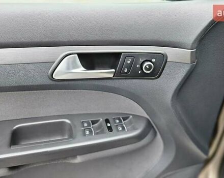 Бежевый Фольксваген Туран, объемом двигателя 2 л и пробегом 205 тыс. км за 12750 $, фото 72 на Automoto.ua