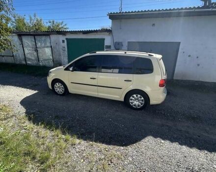 Бежевый Фольксваген Туран, объемом двигателя 1.97 л и пробегом 243 тыс. км за 9500 $, фото 19 на Automoto.ua