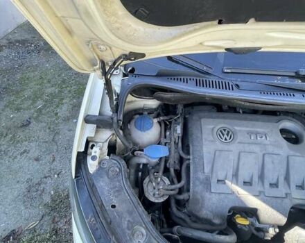 Бежевый Фольксваген Туран, объемом двигателя 1.97 л и пробегом 243 тыс. км за 9500 $, фото 3 на Automoto.ua