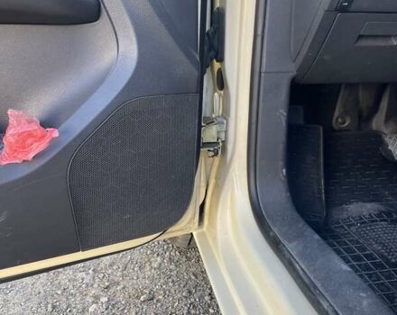 Бежевый Фольксваген Туран, объемом двигателя 1.97 л и пробегом 243 тыс. км за 9500 $, фото 47 на Automoto.ua