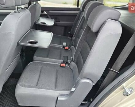 Бежевый Фольксваген Туран, объемом двигателя 2 л и пробегом 205 тыс. км за 12750 $, фото 44 на Automoto.ua