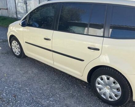 Бежевый Фольксваген Туран, объемом двигателя 1.97 л и пробегом 243 тыс. км за 9500 $, фото 22 на Automoto.ua