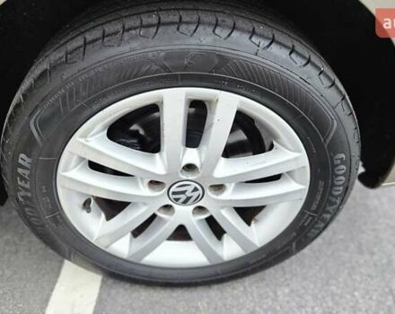 Бежевый Фольксваген Туран, объемом двигателя 2 л и пробегом 205 тыс. км за 12750 $, фото 13 на Automoto.ua