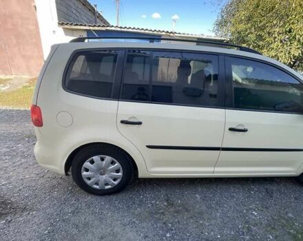 Бежевый Фольксваген Туран, объемом двигателя 1.97 л и пробегом 243 тыс. км за 9500 $, фото 13 на Automoto.ua