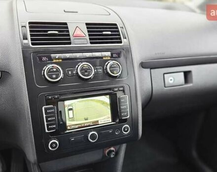 Бежевый Фольксваген Туран, объемом двигателя 2 л и пробегом 205 тыс. км за 12750 $, фото 84 на Automoto.ua