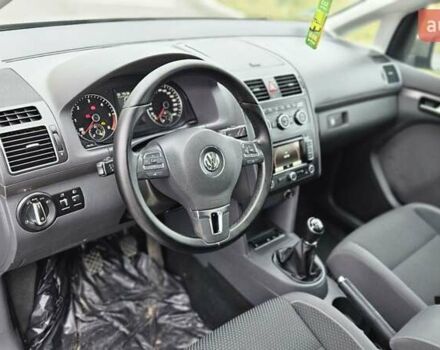Бежевый Фольксваген Туран, объемом двигателя 2 л и пробегом 205 тыс. км за 12750 $, фото 75 на Automoto.ua