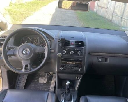 Бежевый Фольксваген Туран, объемом двигателя 1.97 л и пробегом 243 тыс. км за 9500 $, фото 42 на Automoto.ua