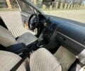 Бежевий Фольксваген Туран, об'ємом двигуна 1.9 л та пробігом 268 тис. км за 8000 $, фото 19 на Automoto.ua