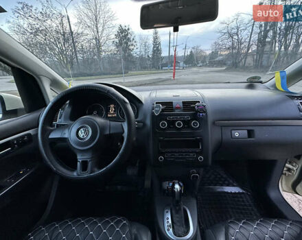 Бежевий Фольксваген Туран, об'ємом двигуна 2 л та пробігом 349 тис. км за 10500 $, фото 22 на Automoto.ua