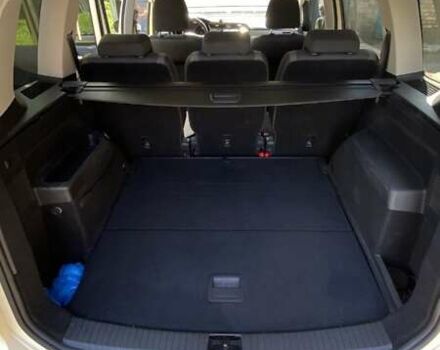 Бежевый Фольксваген Туран, объемом двигателя 1.97 л и пробегом 323 тыс. км за 11800 $, фото 6 на Automoto.ua