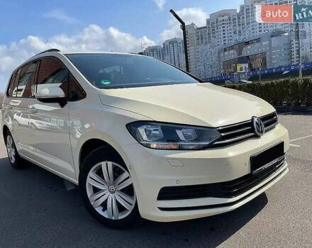 Бежевый Фольксваген Туран, объемом двигателя 1.97 л и пробегом 323 тыс. км за 11800 $, фото 1 на Automoto.ua