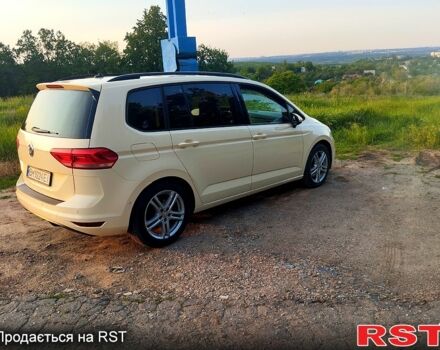 Фольксваген Туран 2017 в Харькове на Automoto.ua Бежевый Фольксваген Туран, объемом двигателя 2 л и пробегом 389 тыс. км за 13500 $, фото 4 на Automoto.ua