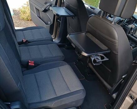 Бежевий Фольксваген Туран, об'ємом двигуна 2 л та пробігом 276 тис. км за 18300 $, фото 1 на Automoto.ua