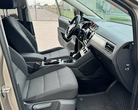 Бежевый Фольксваген Туран, объемом двигателя 0 л и пробегом 227 тыс. км за 16000 $, фото 3 на Automoto.ua