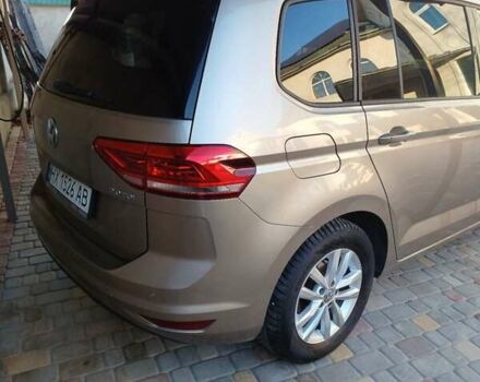 Бежевий Фольксваген Туран, об'ємом двигуна 2 л та пробігом 276 тис. км за 18300 $, фото 3 на Automoto.ua