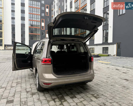 Бежевий Фольксваген Туран, об'ємом двигуна 1.6 л та пробігом 200 тис. км за 19800 $, фото 7 на Automoto.ua