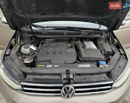 Бежевий Фольксваген Туран, об'ємом двигуна 1.6 л та пробігом 200 тис. км за 19800 $, фото 30 на Automoto.ua