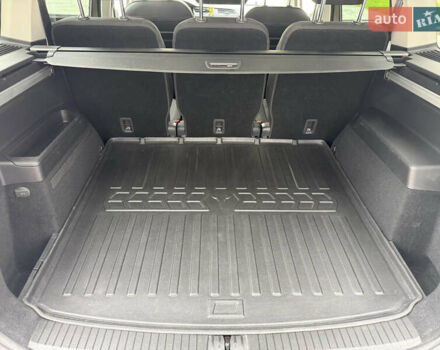 Бежевий Фольксваген Туран, об'ємом двигуна 1.6 л та пробігом 200 тис. км за 19800 $, фото 9 на Automoto.ua