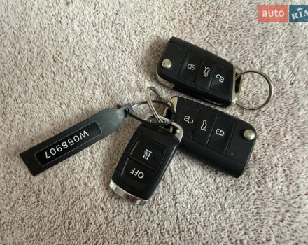 Бежевий Фольксваген Туран, об'ємом двигуна 1.6 л та пробігом 200 тис. км за 19800 $, фото 49 на Automoto.ua