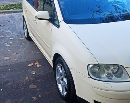 Бежевый Фольксваген Туран, объемом двигателя 2 л и пробегом 250 тыс. км за 4500 $, фото 1 на Automoto.ua